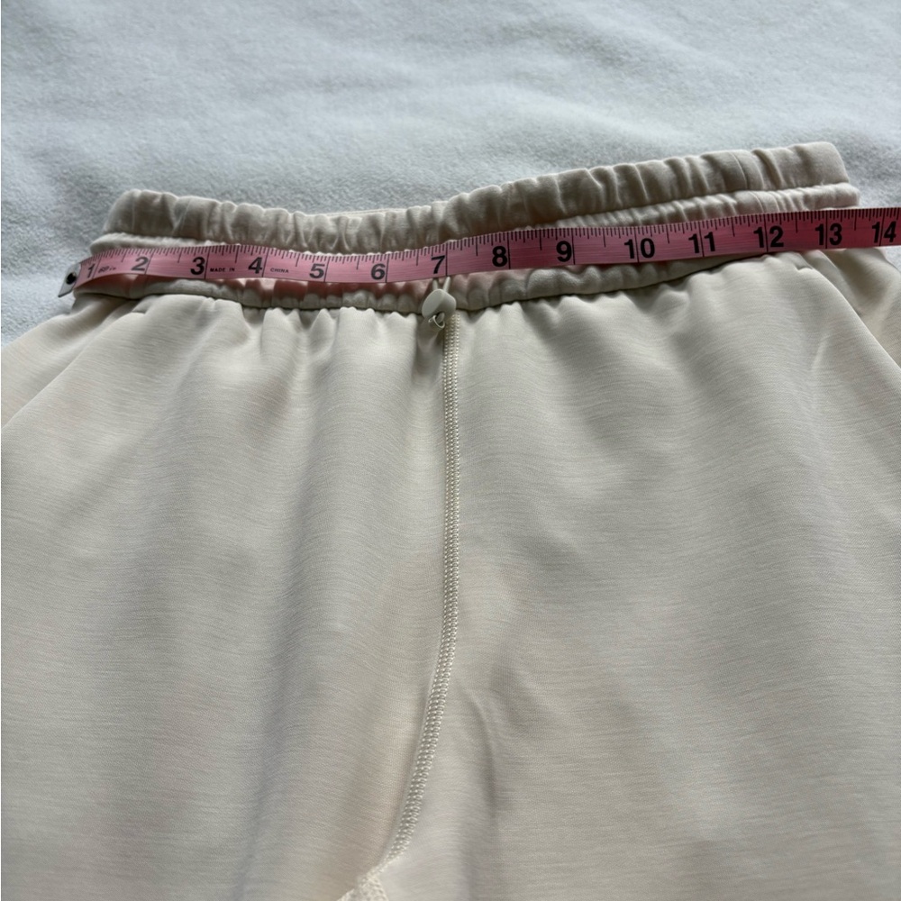 Lululemon Softstream Ivory pants - Picture 5 of 7